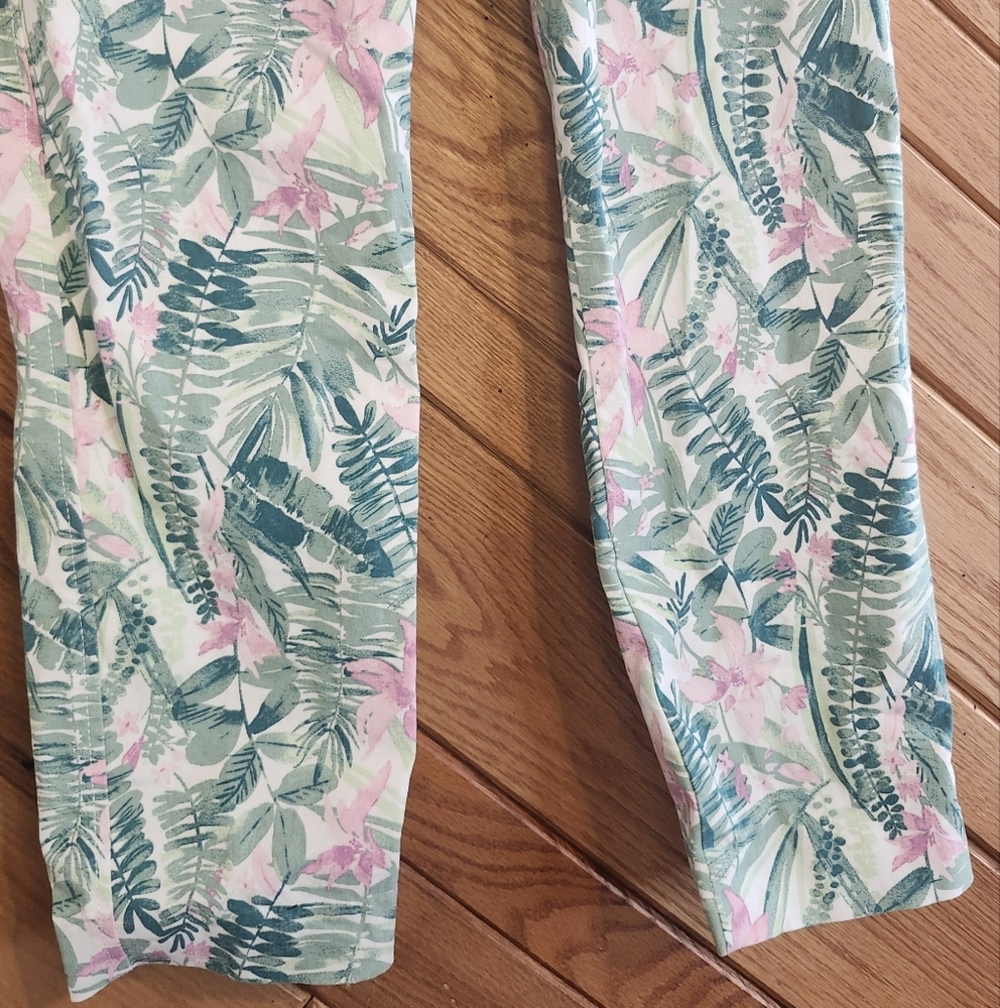Old Navy Tropical Leaf Print Ankle Length Pixie Pants Size 8 Regular - Picture 7 of 12